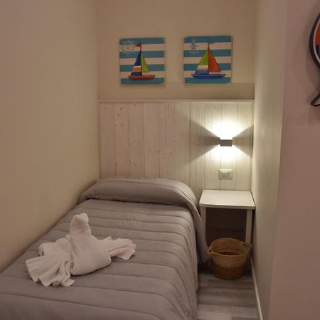B&B Marina Blu Giardini-Naxos Buitenkant foto