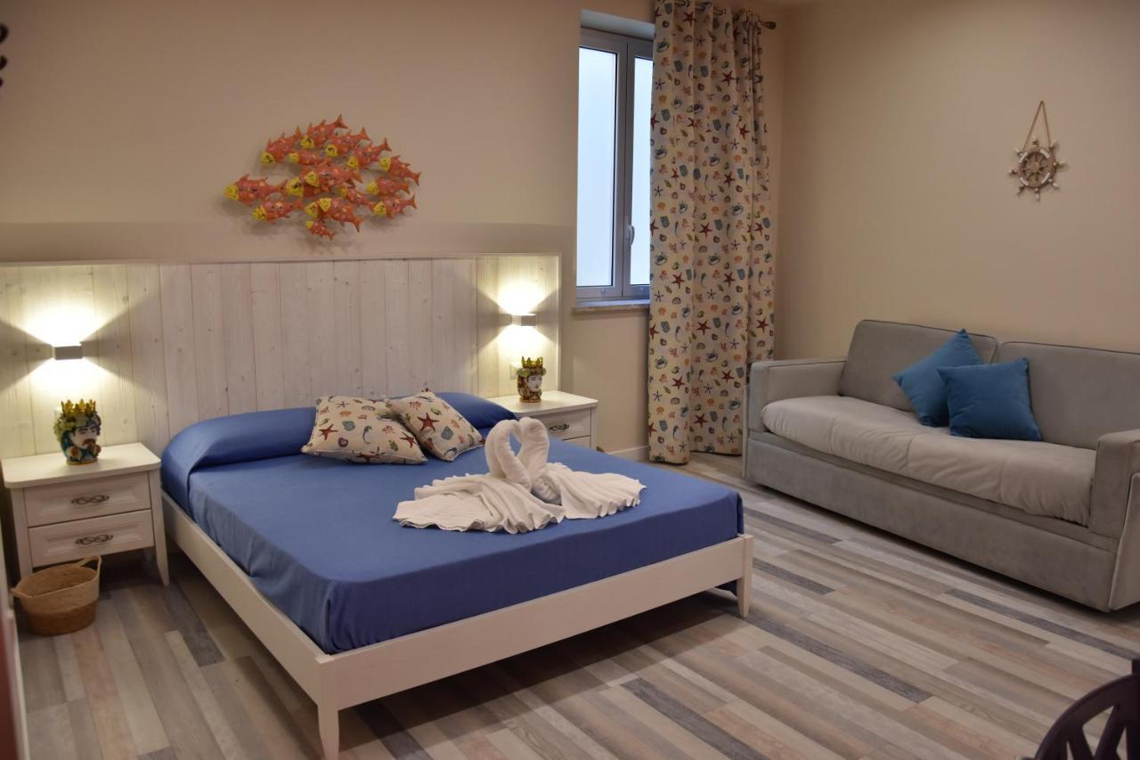 B&B Marina Blu Giardini-Naxos Buitenkant foto