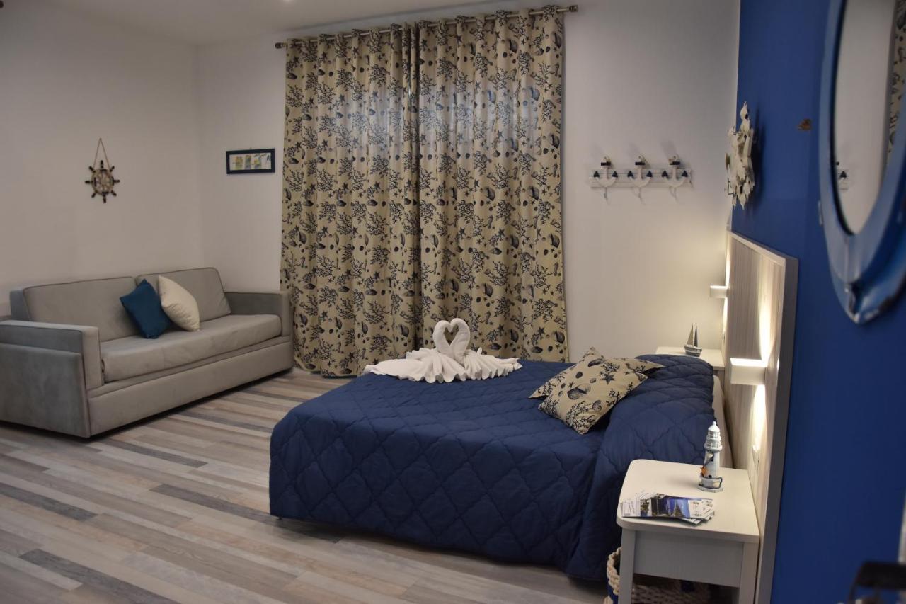 B&B Marina Blu Giardini-Naxos Buitenkant foto